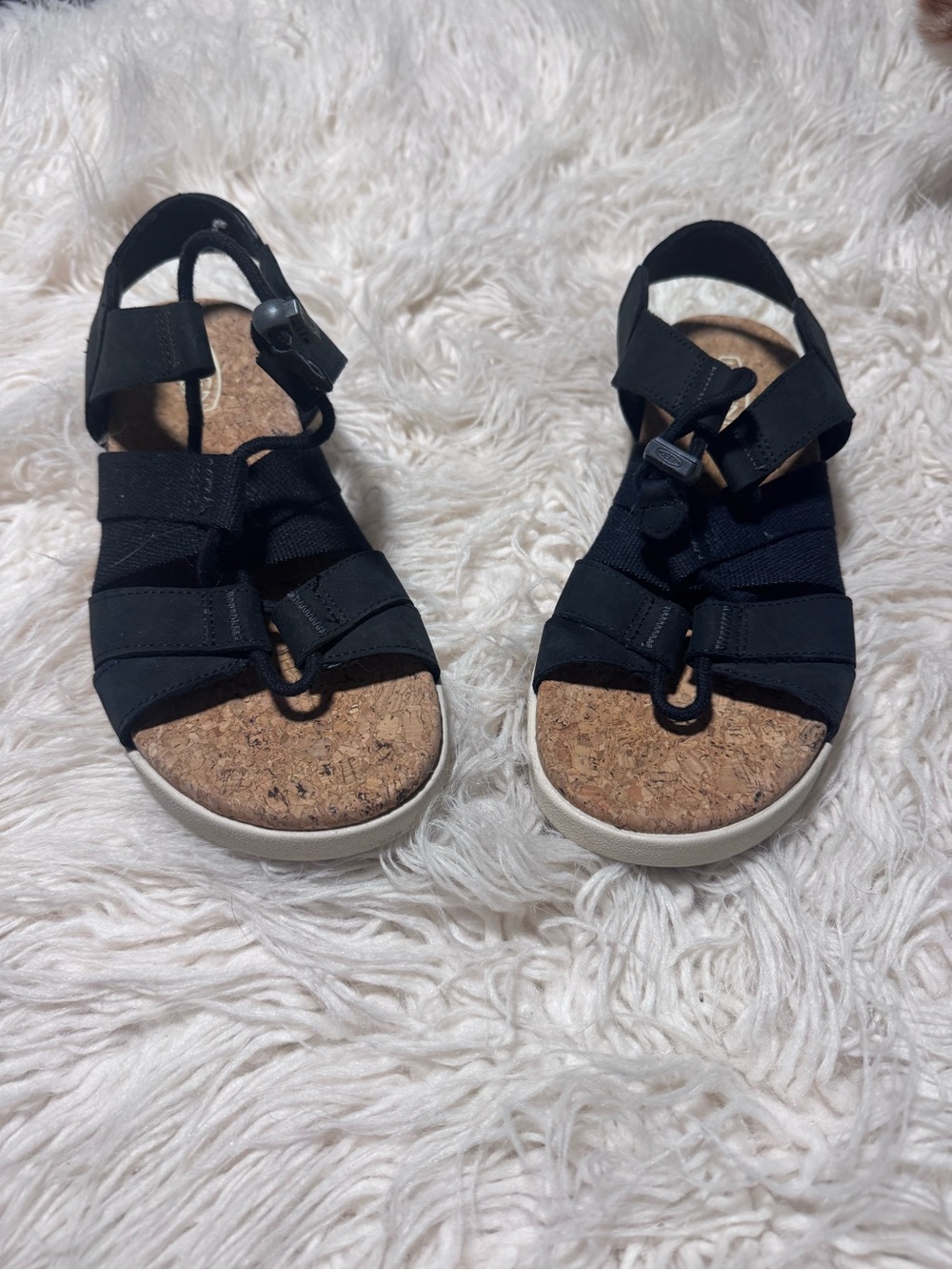 KEEN Women's Elle Mixed Strap Sandals in black and birch Women’s Size 7.5